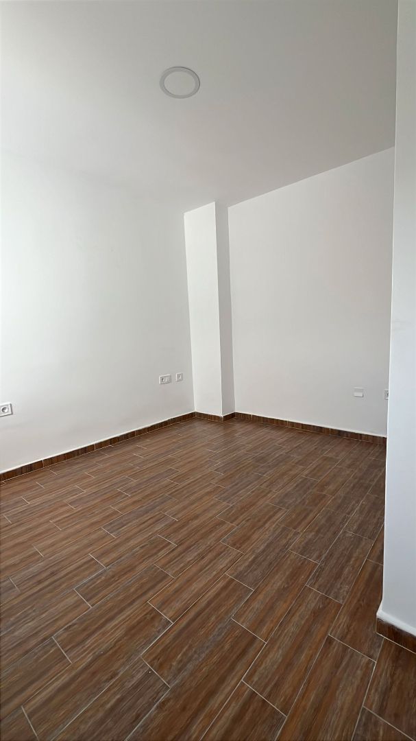 Bedroom of Single-family semi-detached for sale in La Línea de la Concepción  with Terrace, Storage room and Oven