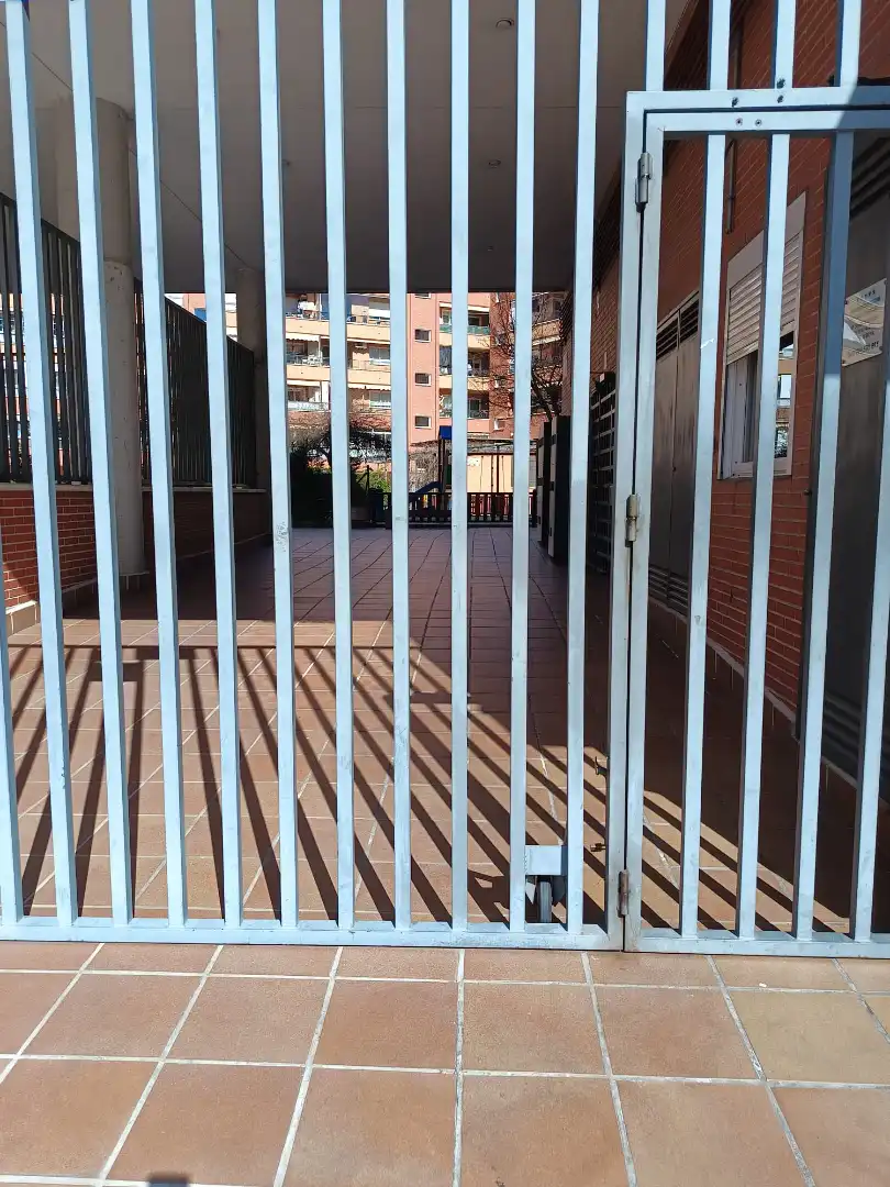 Vista exterior de Dúplex en venta en Parla con Aire acondicionado, Calefacción y Parquet
