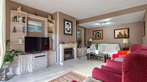 Foto 4 de Casa adosada en venta en Calle Pablo Picasso, La Pizarra, San Lorenzo de El Escorial