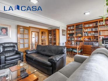 Flat with lift for sale in Glorieta SANTA MARIA DE LA CABEZA