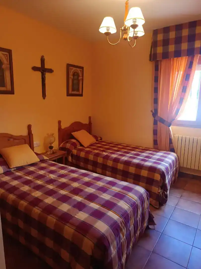 Habitación de Casa o chalet en venta en Brazuelo con Jardín privado, Trastero y Amueblado
