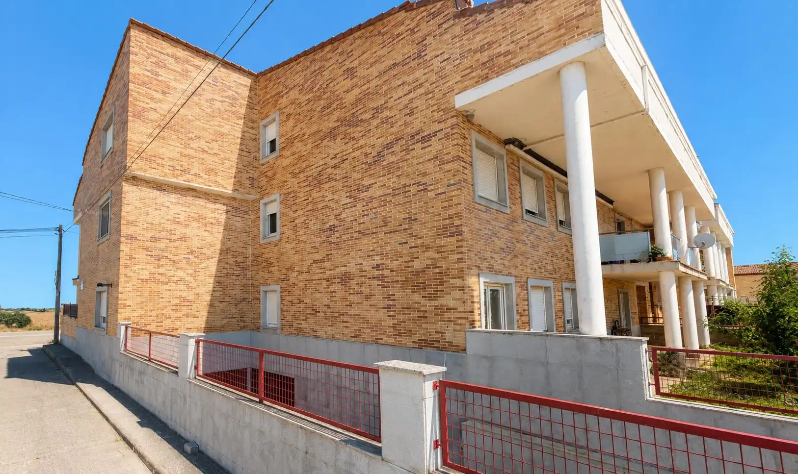 Vista exterior de Planta baixa en venda en Encinas de Abajo amb Calefacció