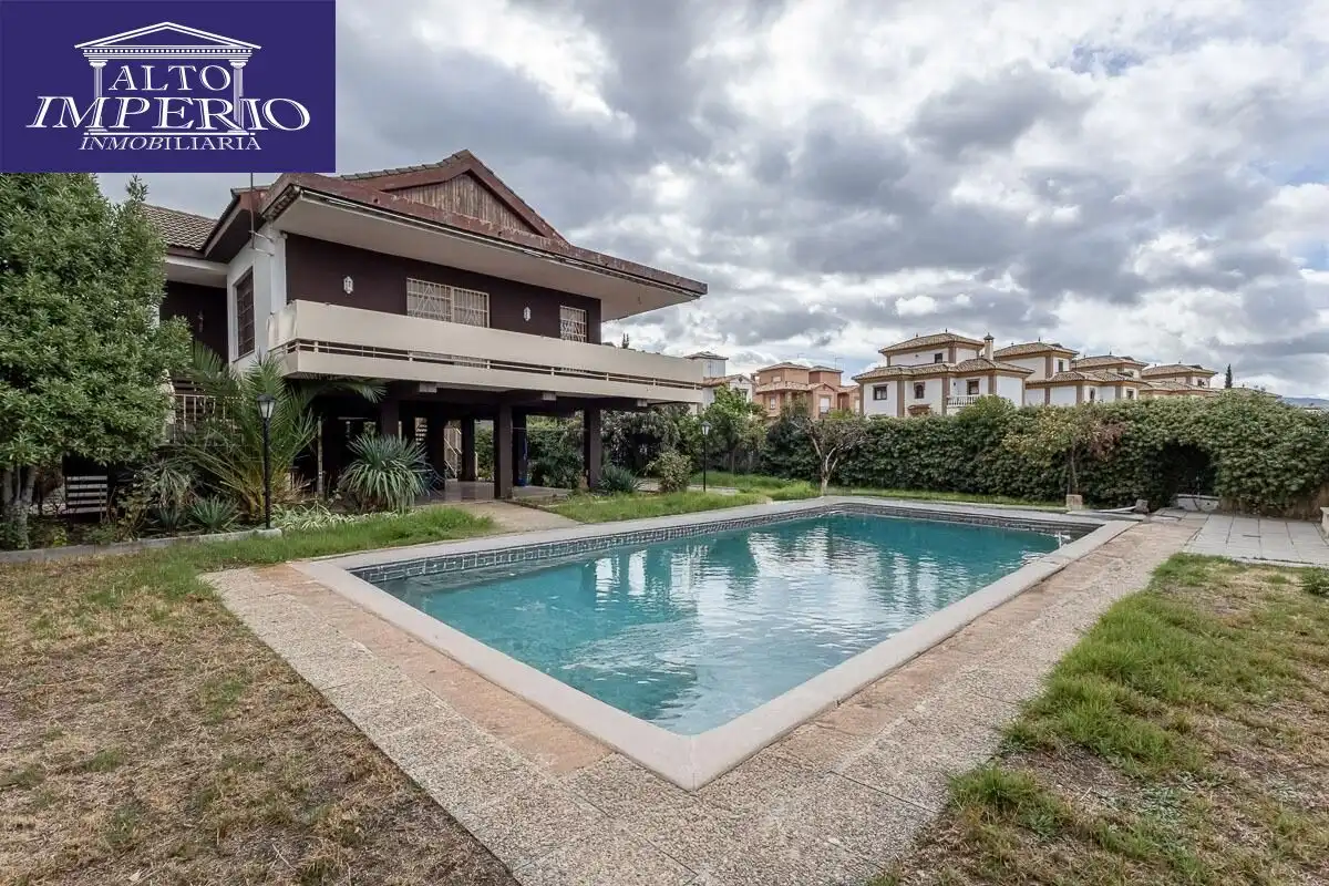 Casa con terrazza in vendita a Avenida HUETOR VEGA, imagen 3