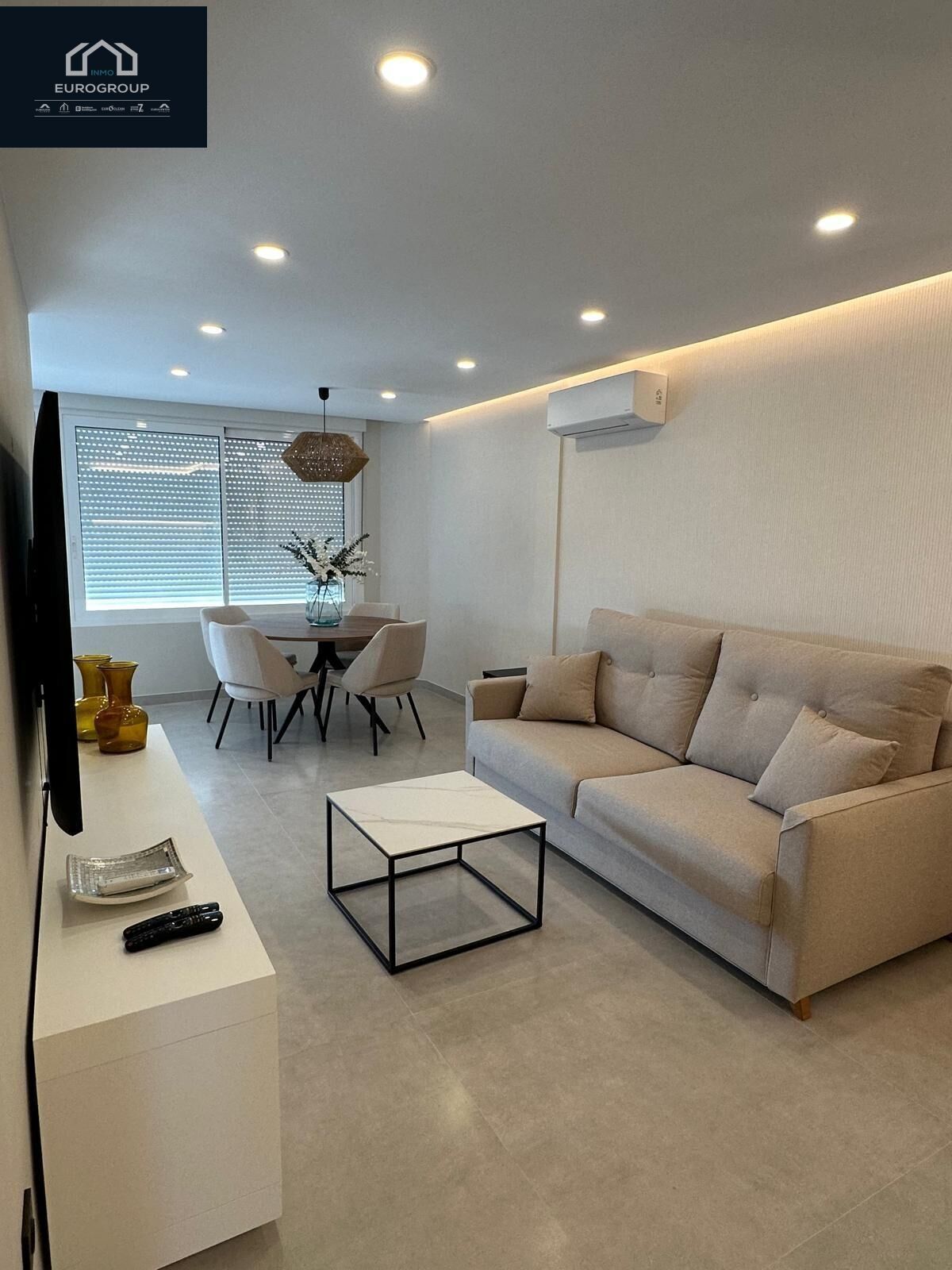 Living room of Apartment to rent in Benidorm  with Air Conditioner and Community pool