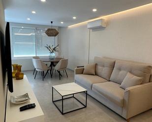 Living room of Apartment to rent in Benidorm  with Air Conditioner and Community pool