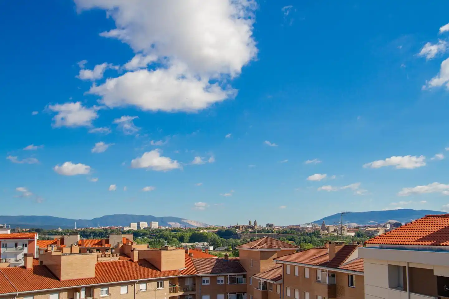 Vista exterior de Ático en venta en Ansoáin / Antsoain con Calefacción, Terraza y Amueblado