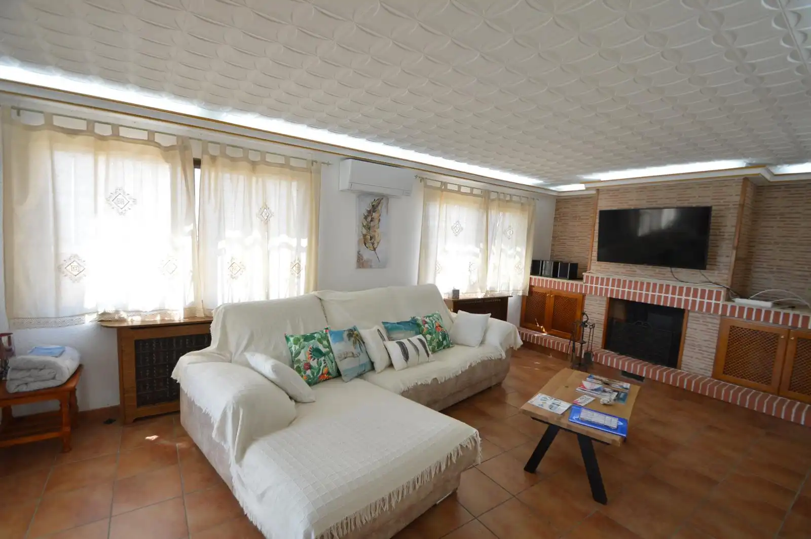 Sala d'estar de Casa o xalet en venda en Vinaròs amb Aire condicionat, Calefacció i Jardí privat
