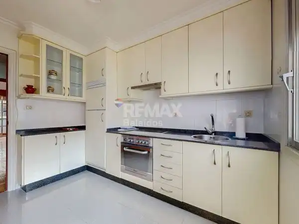 Kitchen of Flat for sale in Vigo   with Heating and Storage room