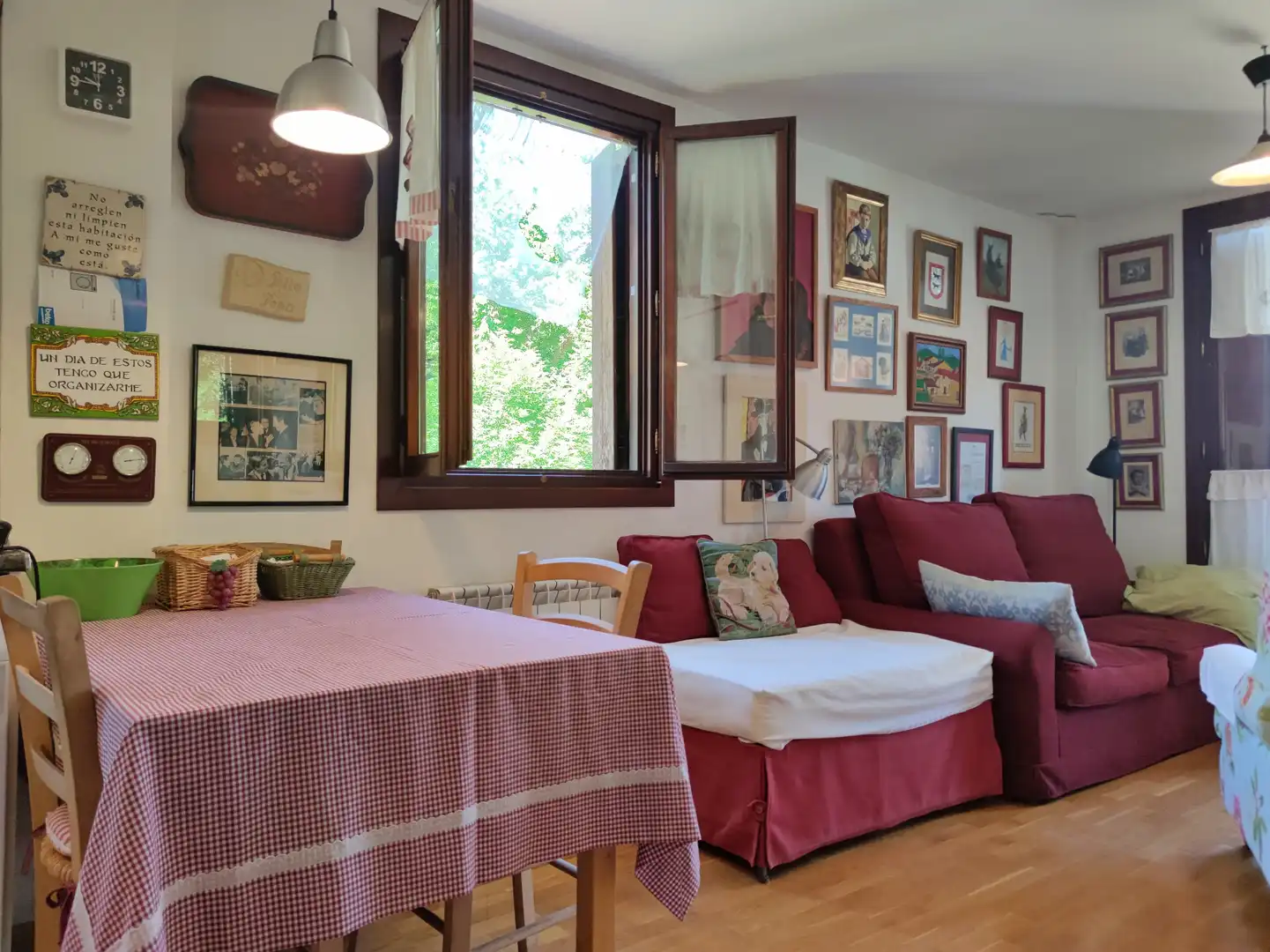 Sala de estar de Apartamento en venta en Ezcaray con Calefacción, Amueblado y Balcón
