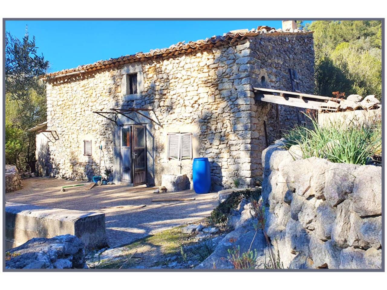 Außenansicht von Country house zum verkauf in Mancor de la Vall mit Privatgarten und Terrasse