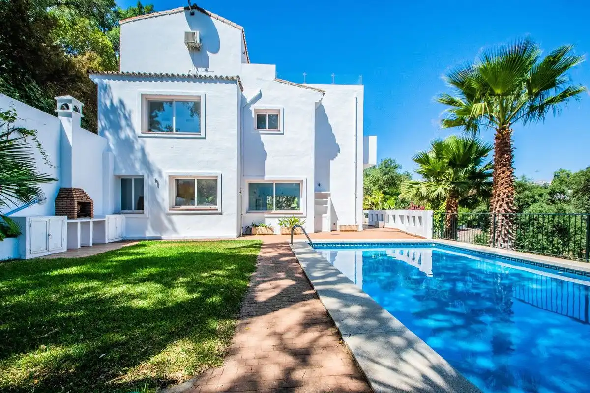 Detached house with pool for sale in La Mairena, imagen 2