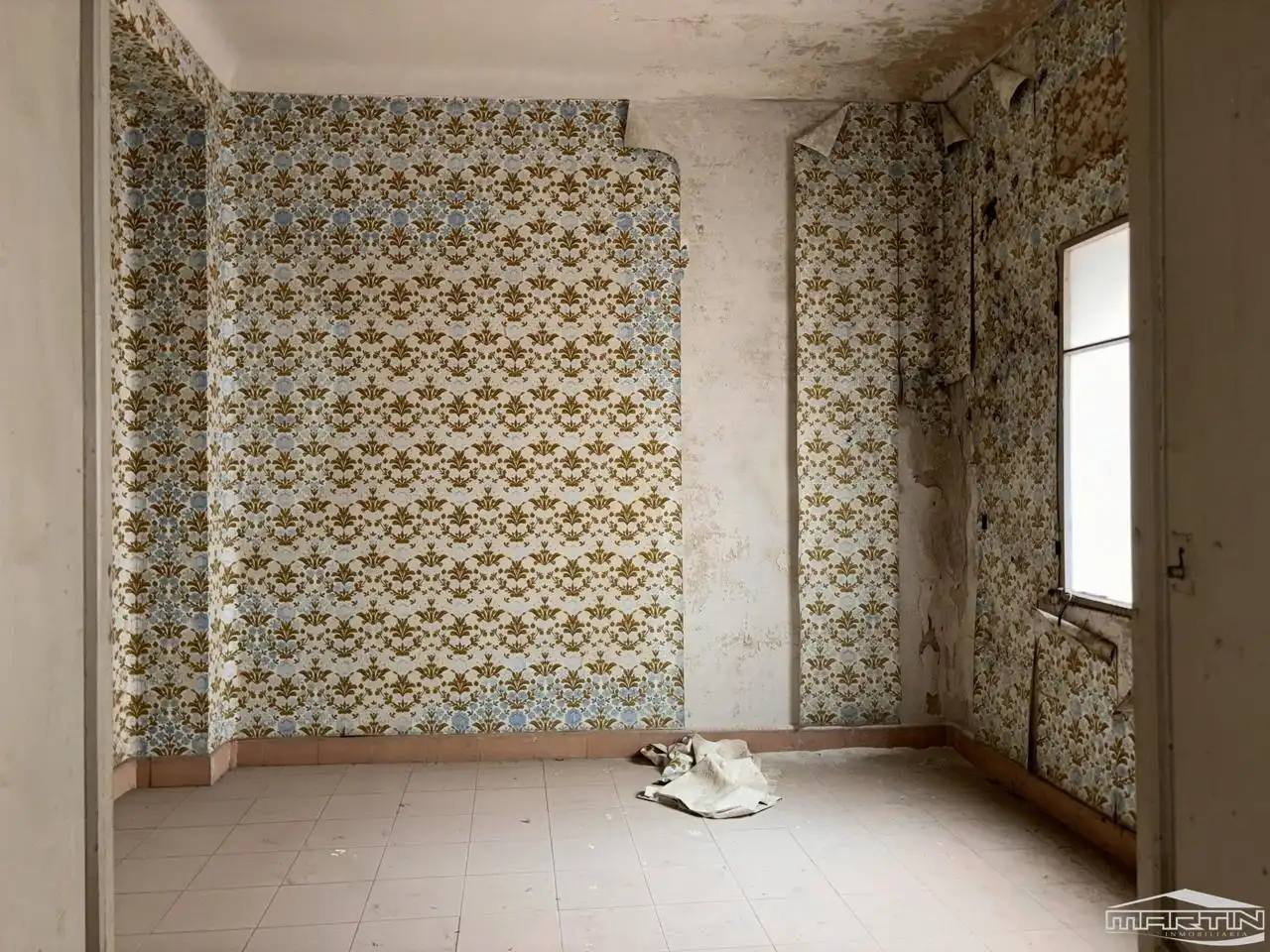 Habitación de Edificio en venta en Cabra