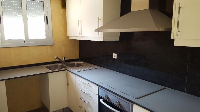 Kitchen of Flat for sale in Vic