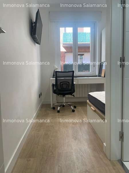 Bedroom of Flat for rent in Salamanca Capital  with Heating and Furnished