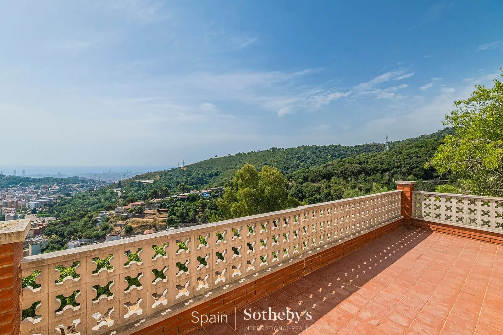 Terrassa de Casa o xalet en venda en Barcelona amb Aire condicionat, Calefacció i Jardí privat