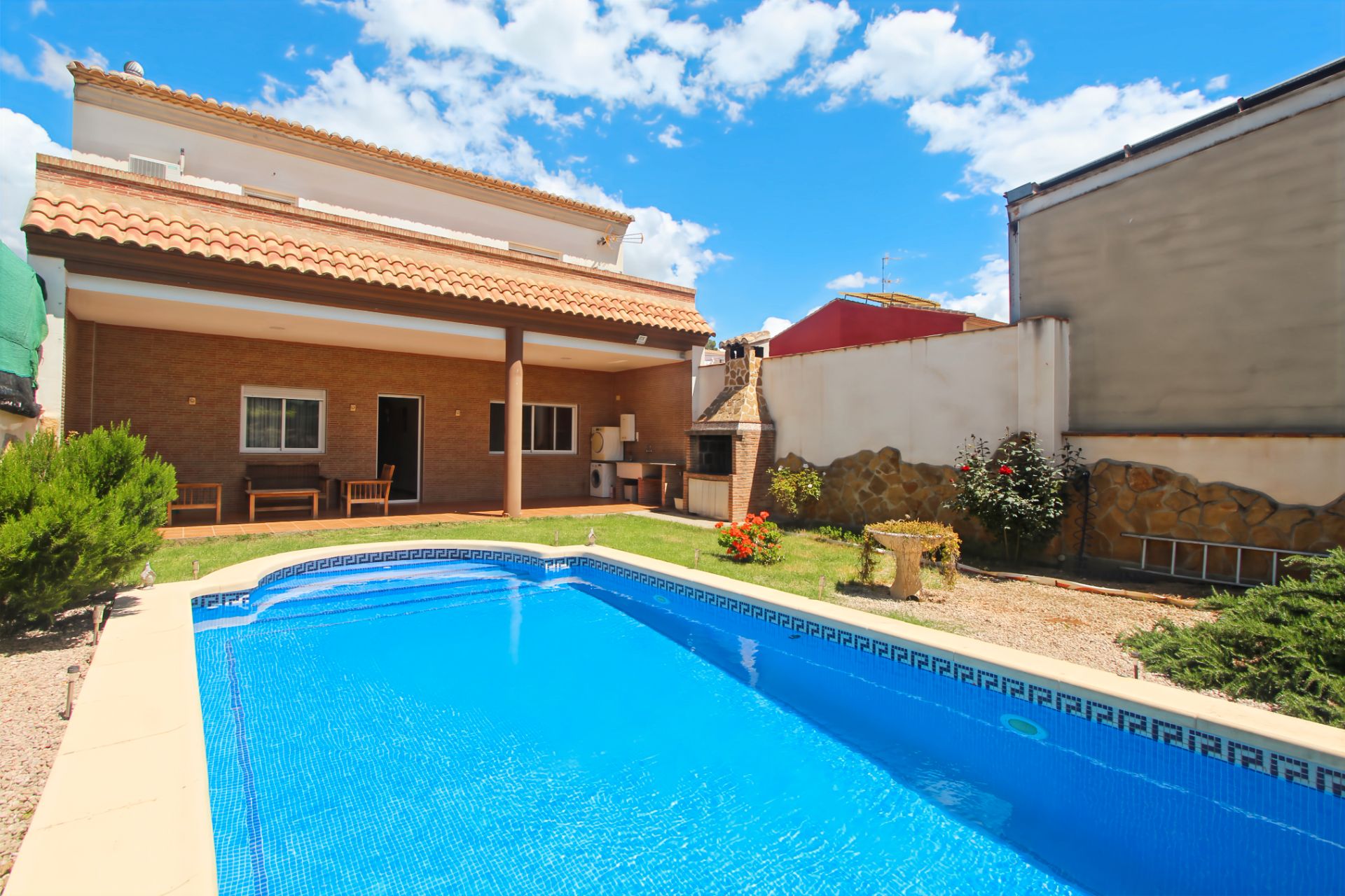 Swimming pool of House or chalet for sale in Llombai  with Air Conditioner, Heating and Private garden