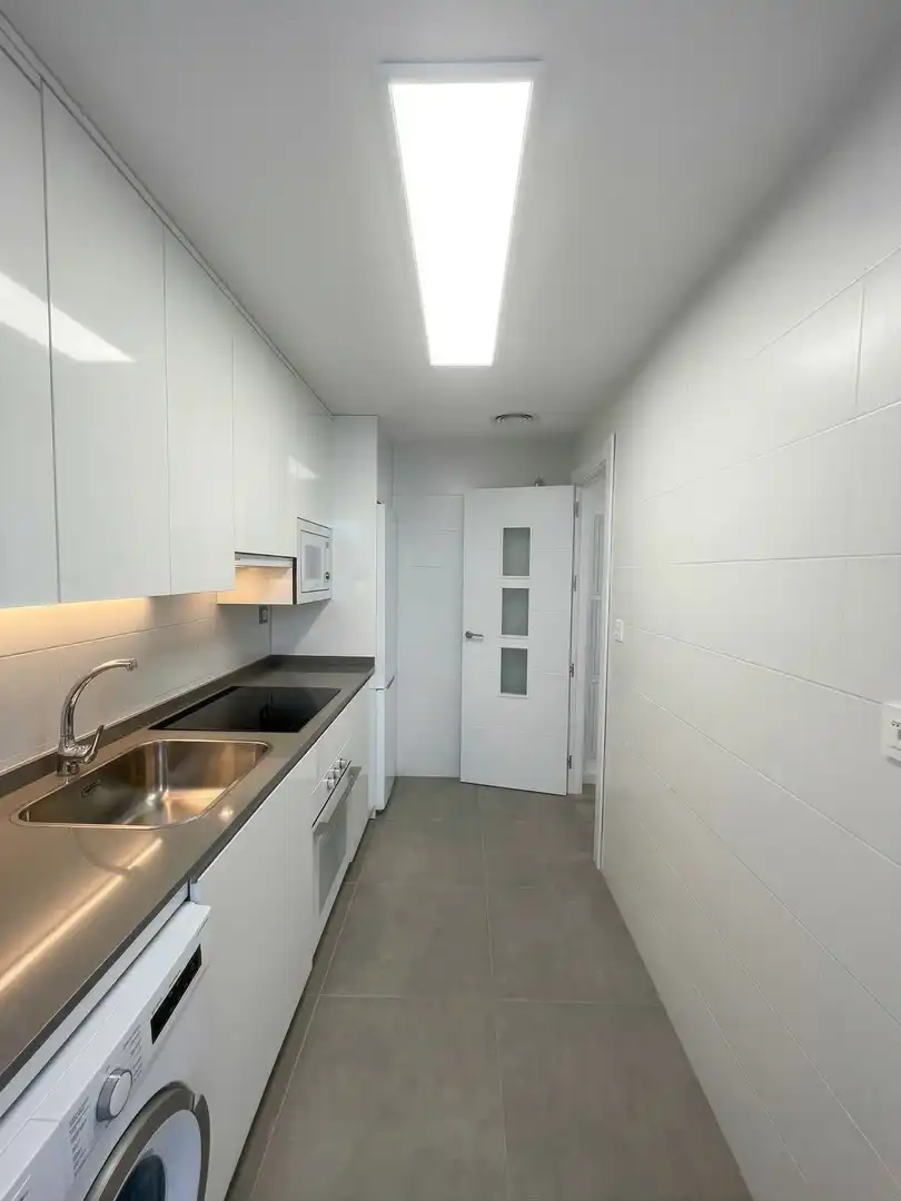 Cuina de Pis en venda en Motril amb Terrassa, Traster i Moblat