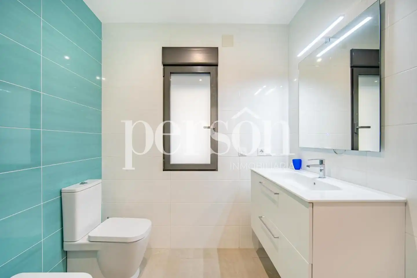 Bathroom of Houses for sale in L'Eliana  with Air Conditioner, Heating and Private garden