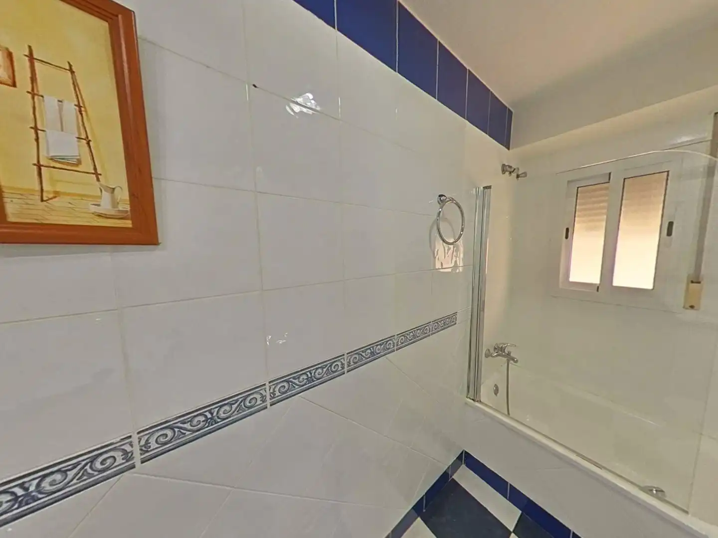 Bathroom of Flat for sale in Córdoba  with Air Conditioner and Furnished