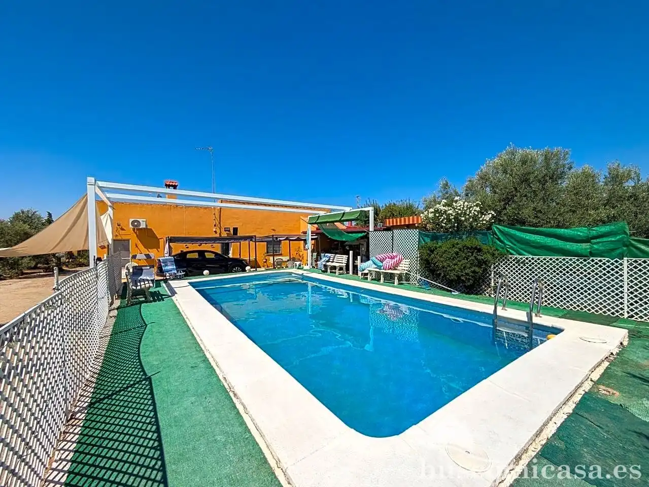 Piscina de Casa o xalet en venda en Linares amb Aire condicionat, Jardí privat i Traster