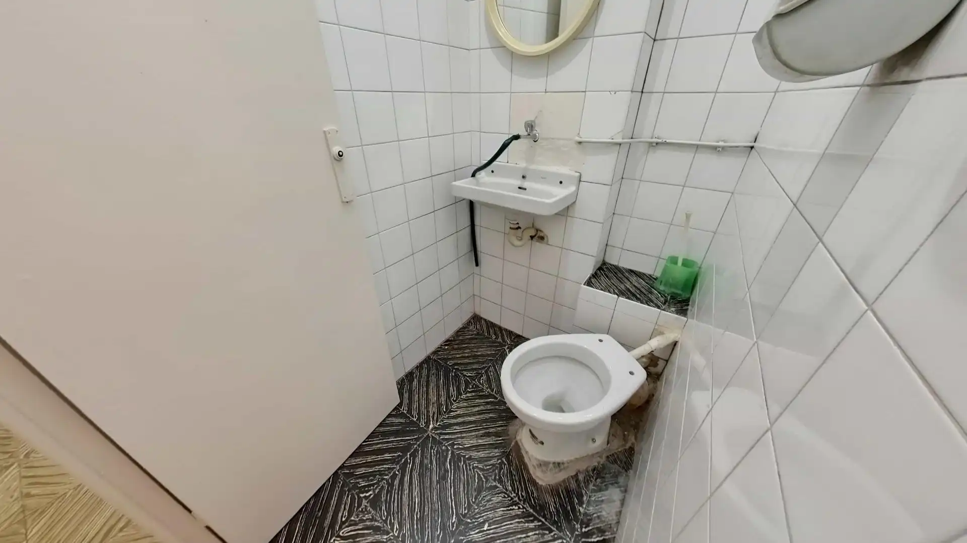 Badezimmer von Geschaftsraum zur Miete in Can Mariner