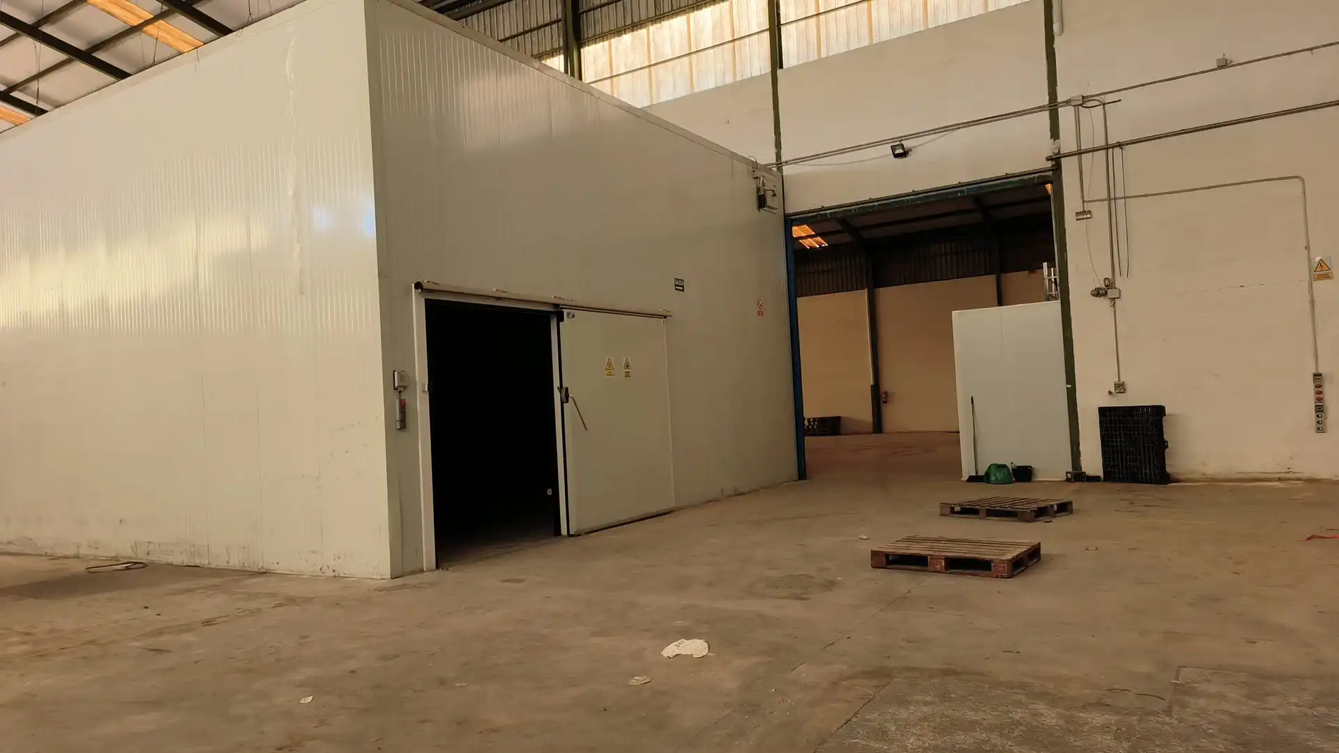 Fabrikhallen zur Miete in Elche / Elx