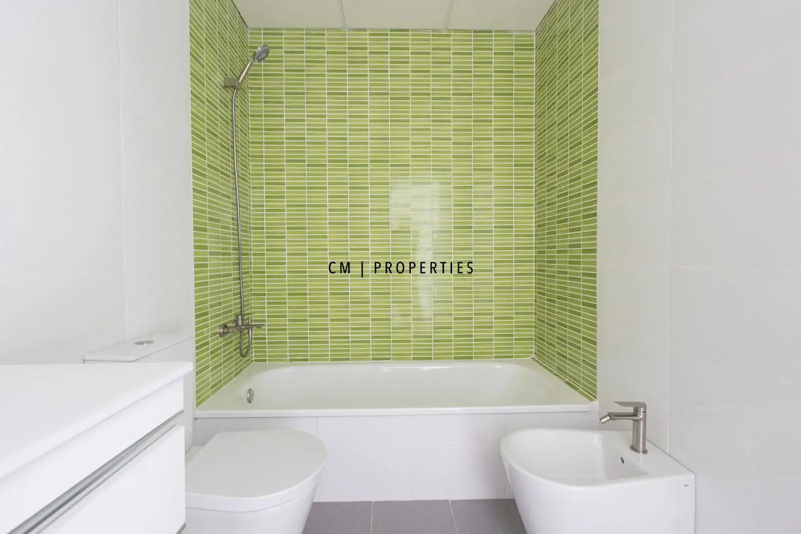 Baño de Casa adosada en venta en Chiva con Aire acondicionado, Calefacción y Jardín privado