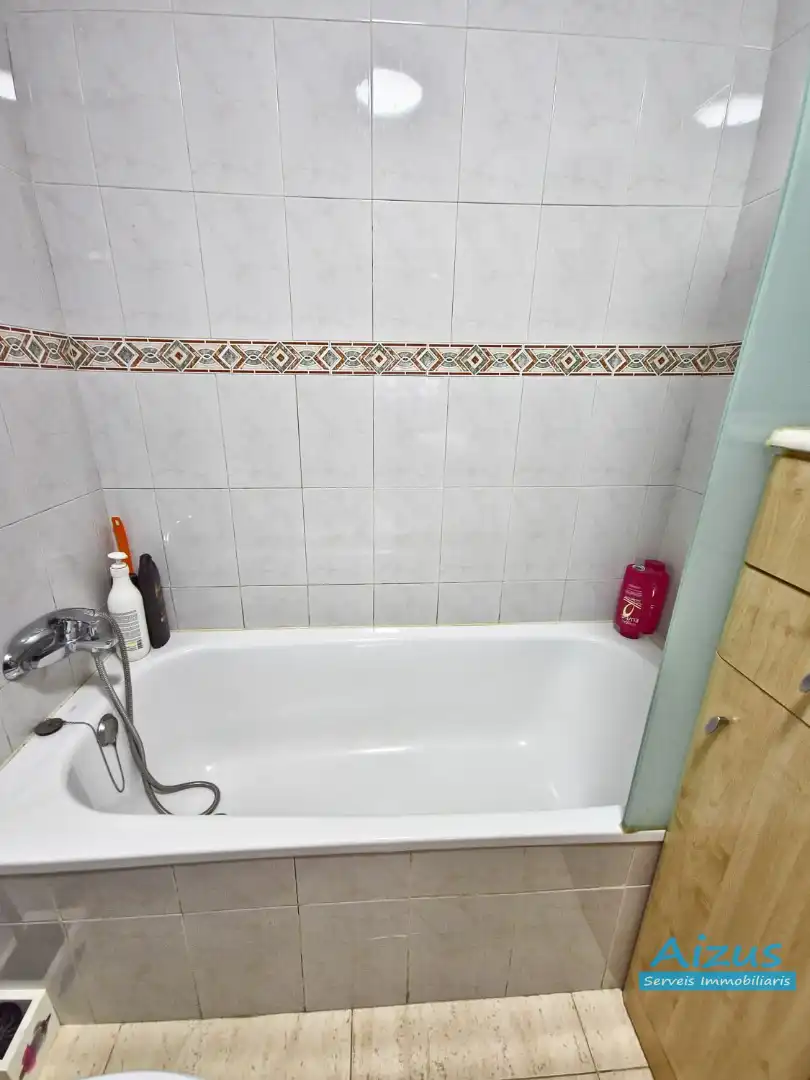 Baño de Casa adosada en venta en Santa Perpètua de Mogoda con Aire acondicionado, Calefacción y Terraza