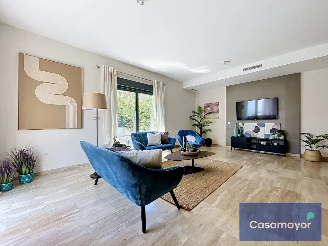 Sala d'estar de Casa o xalet en venda en Alicante / Alacant amb Aire condicionat, Calefacció i Jardí privat