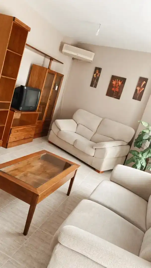 Wohnzimmer von Wohnung zur Miete in Navalmoral de la Mata mit Klimaanlage, Abstellraum und Möbliert