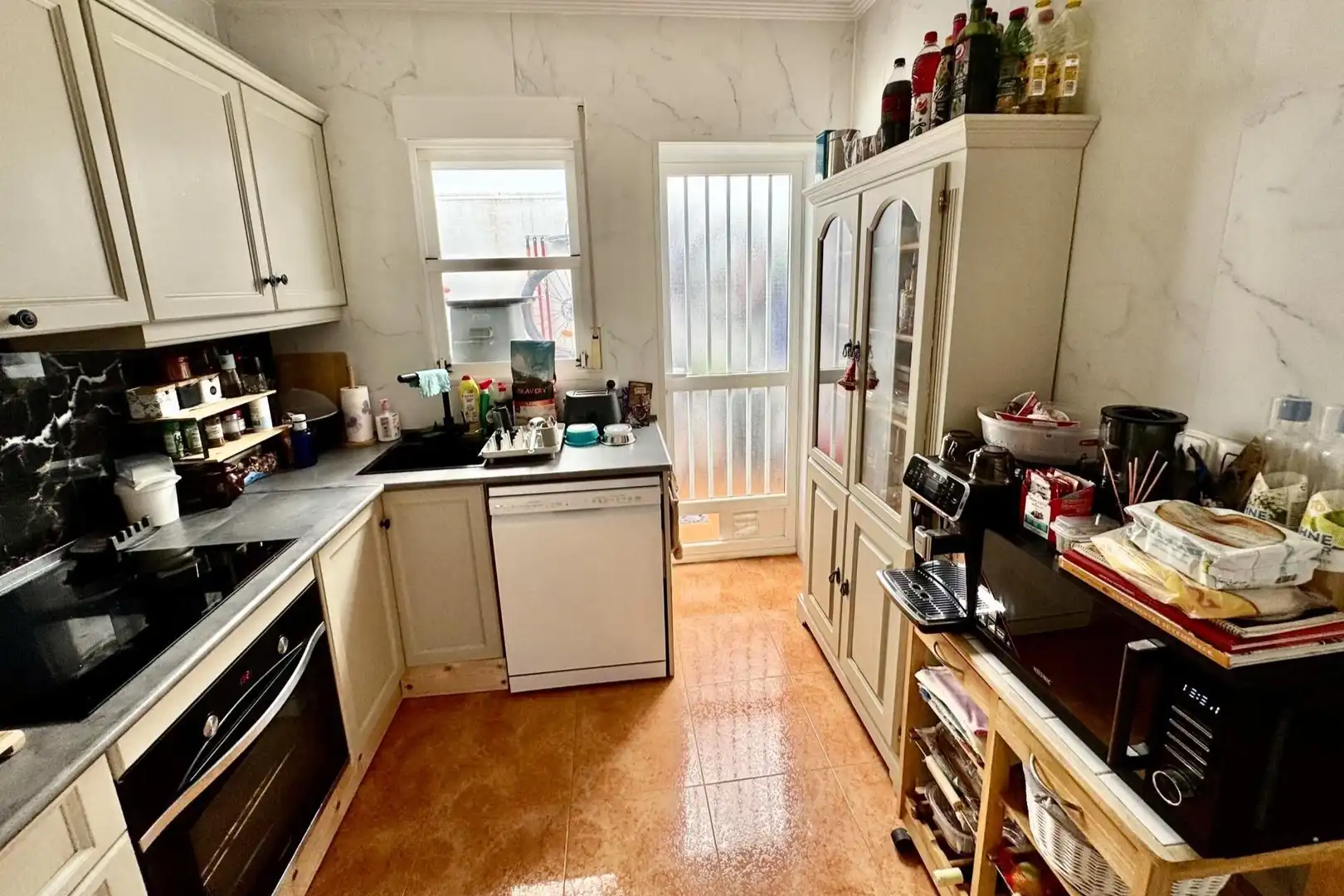 Cocina de Casa adosada en venta en Torrevieja con Aire acondicionado, Calefacción y Jardín privado
