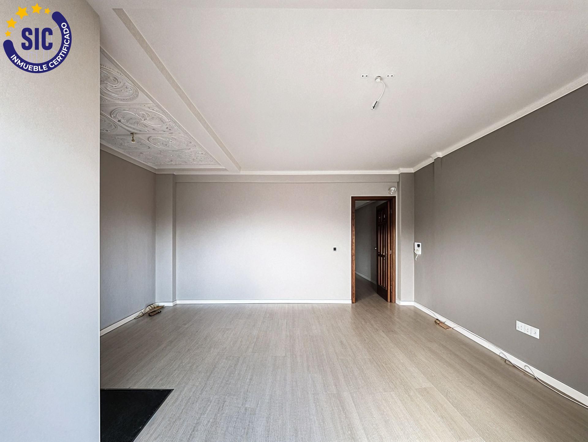 Flat for sale in  Valencia Capital  with Parquet flooring and Balcony