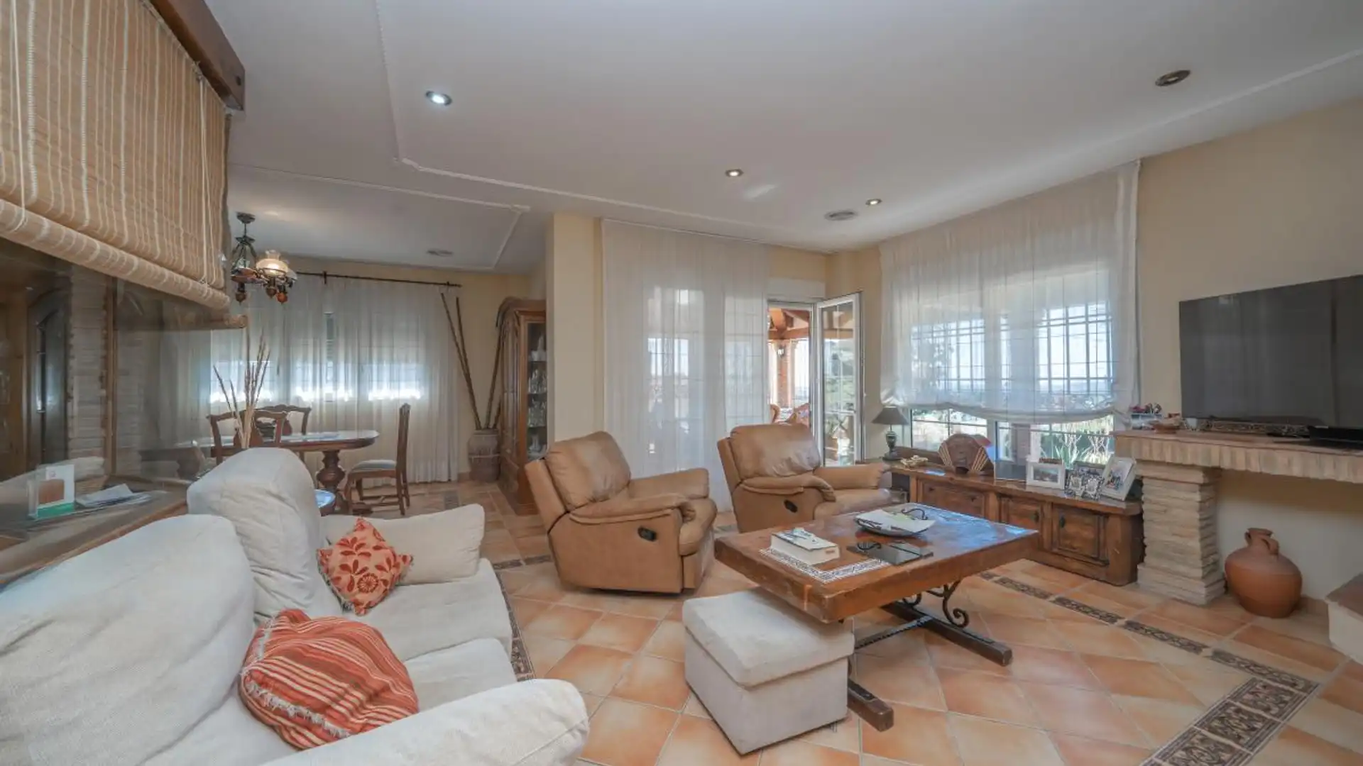 Sala de estar de Casa o chalet en venta en San Vicente del Raspeig / Sant Vicent del Raspeig con Aire acondicionado, Calefacción y Jardín privado