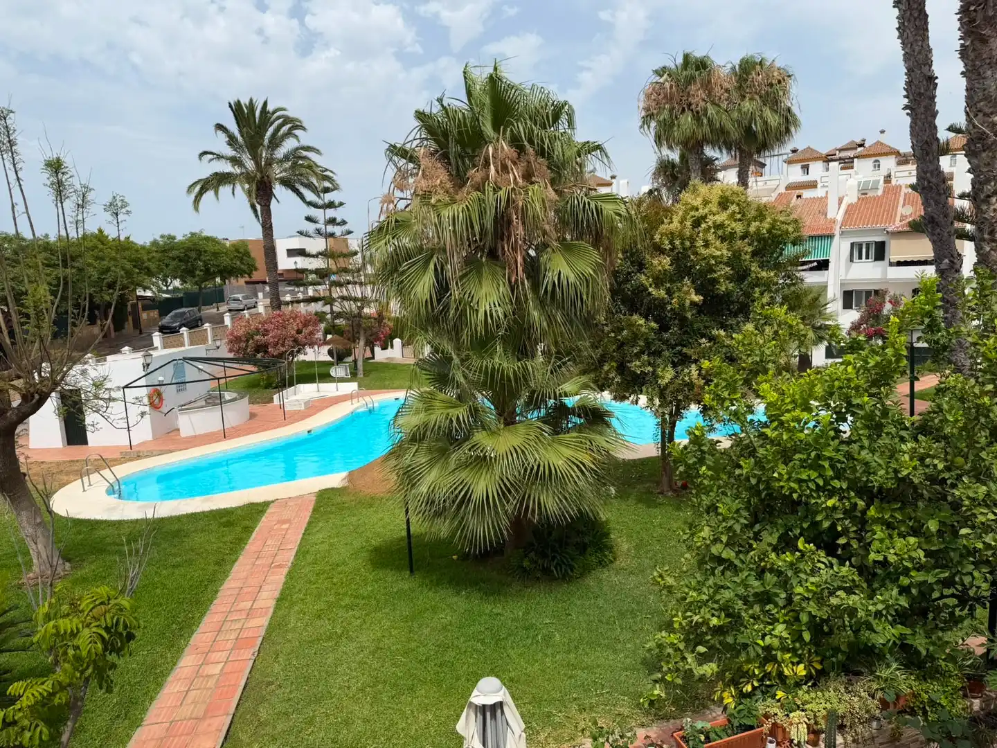 Piscina de Casa adosada en venda en Vélez-Málaga amb Aire condicionat i Piscina comunitària