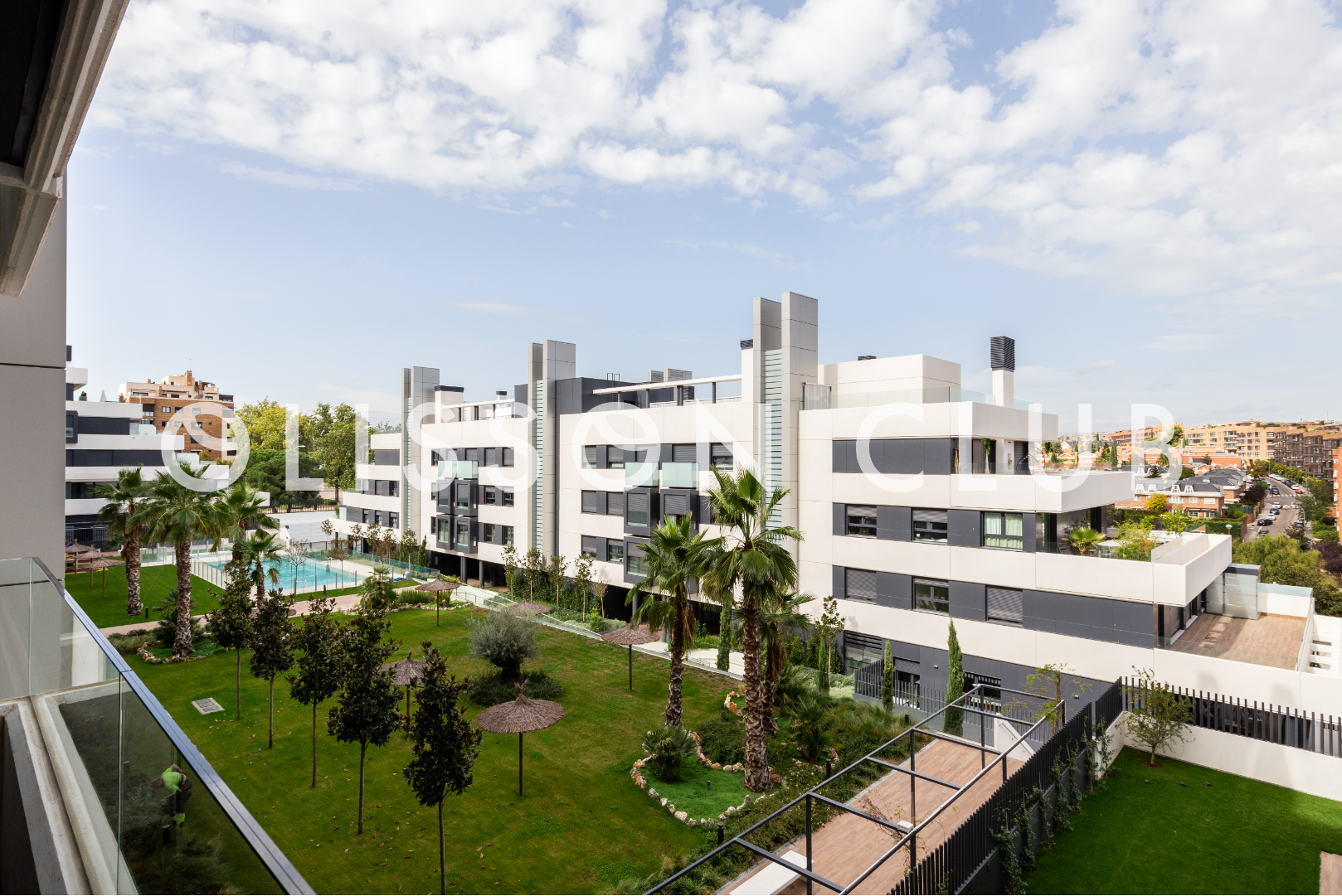Vista exterior de Pis en venda en  Madrid Capital amb Aire condicionat, Calefacció i Terrassa