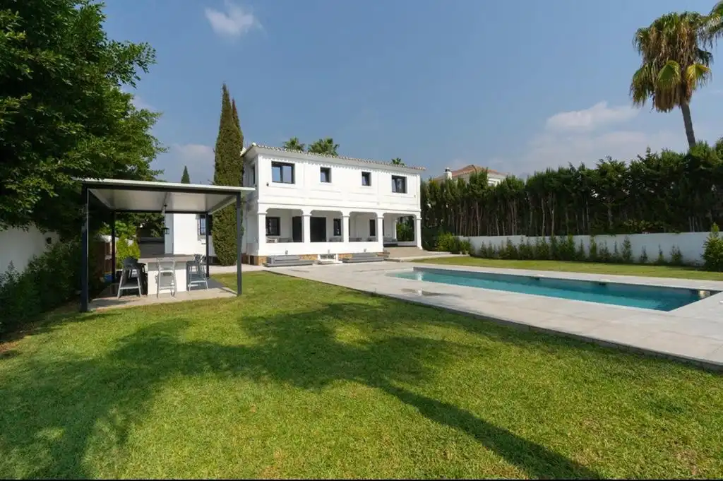 Casa con piscina en venta en Nueva Andalucía, imagen 2