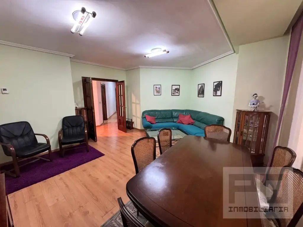Sala d'estar de Planta baixa en venda en Ávila amb Calefacció