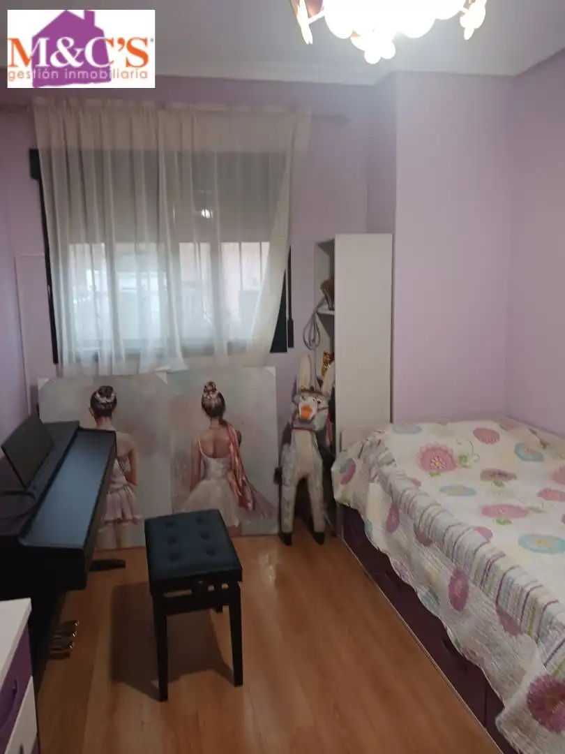 Dormitori de Casa o xalet en venda en Puertollano amb Aire condicionat, Calefacció i Traster