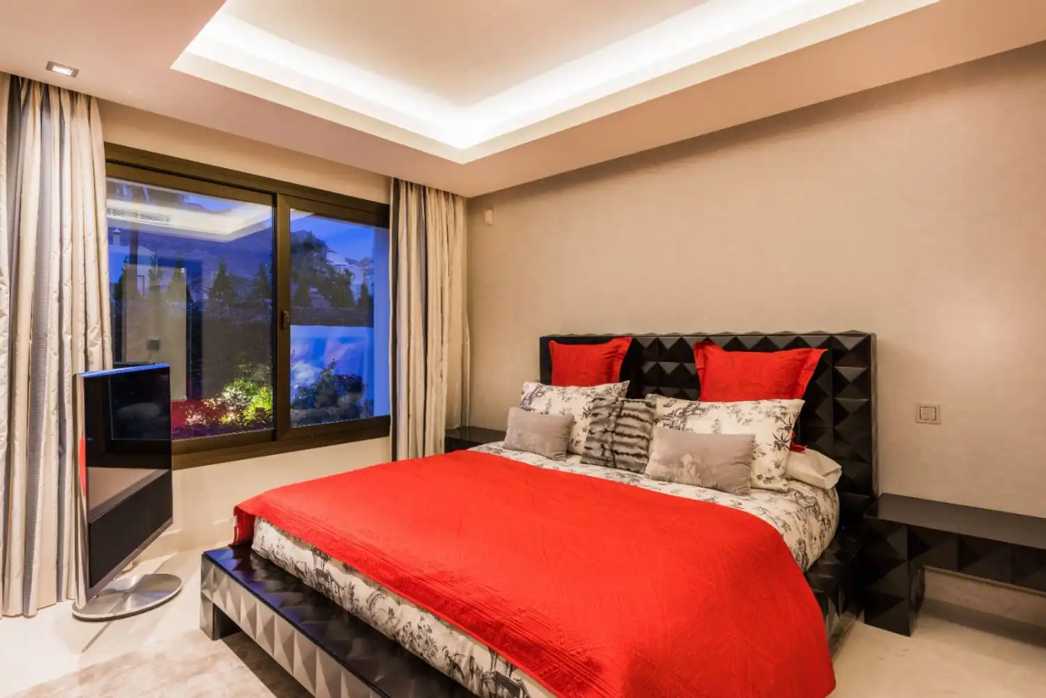 Habitación de Casa o chalet de alquiler en Marbella con Aire acondicionado, Calefacción y Terraza