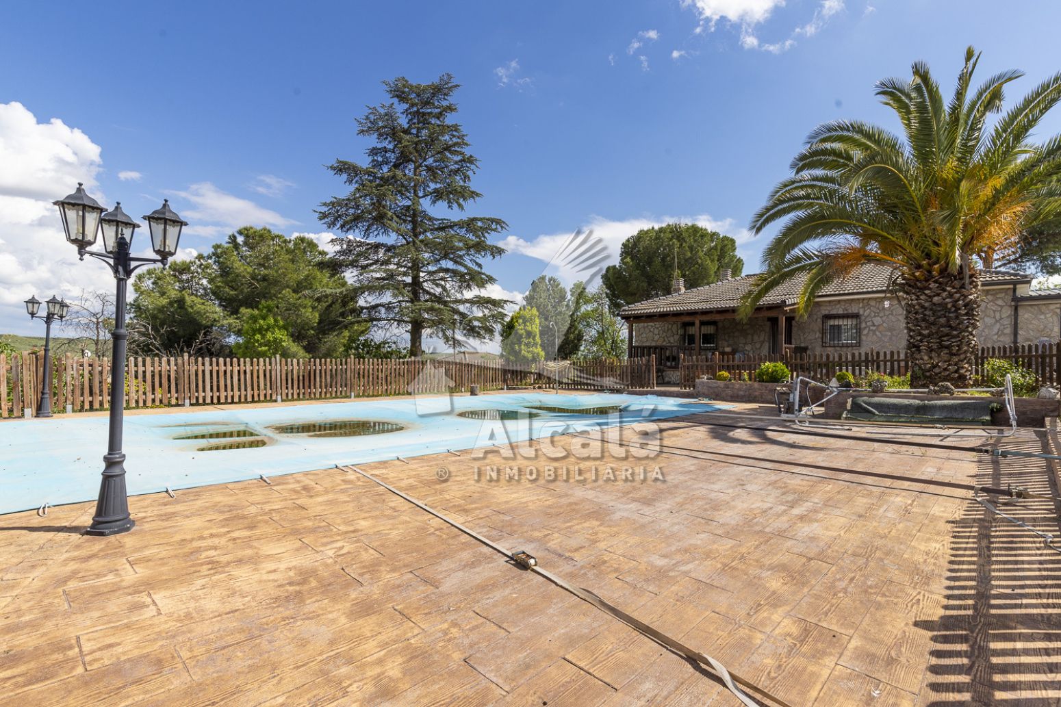 Schwimmbecken von Haus oder Chalet zum verkauf in Serracines mit Heizung und Schwimmbad