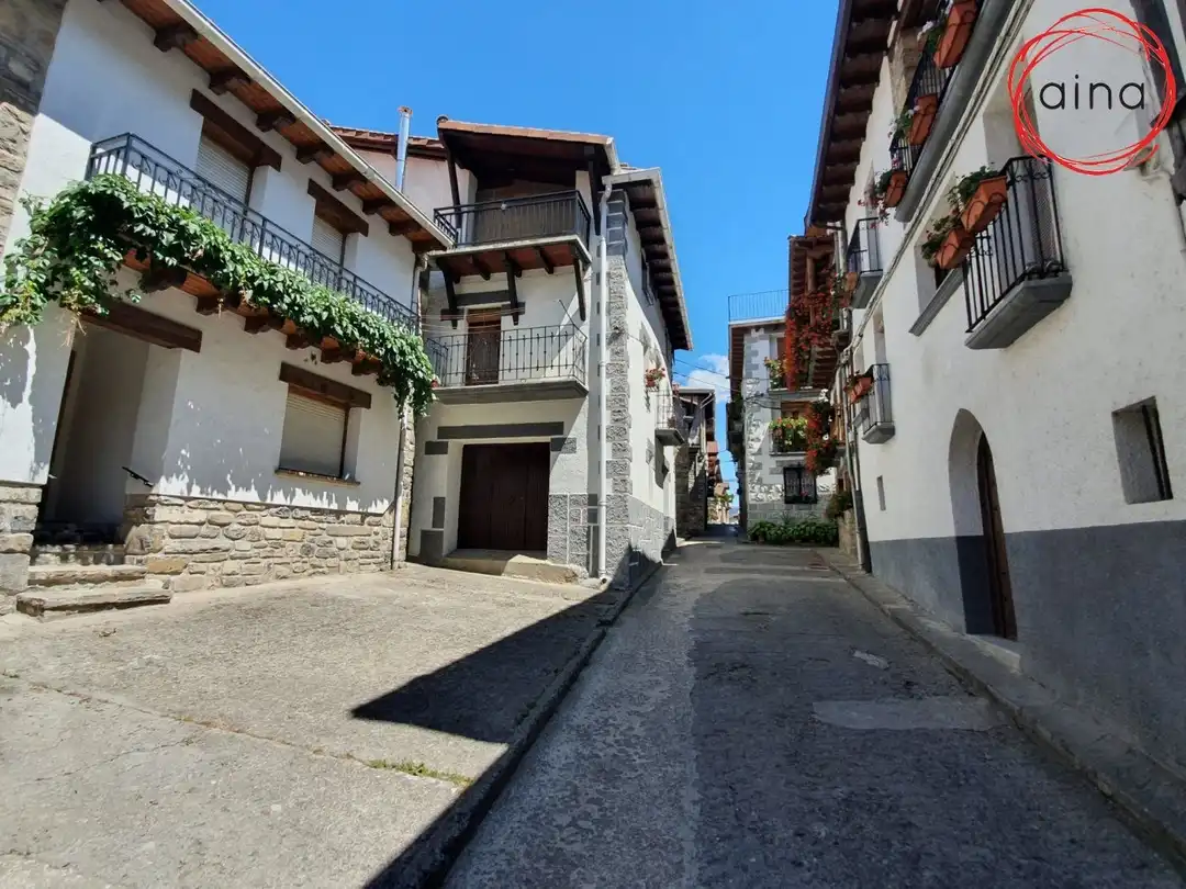 Vista exterior de Casa o chalet en venta en Burgui / Burgi con Balcón