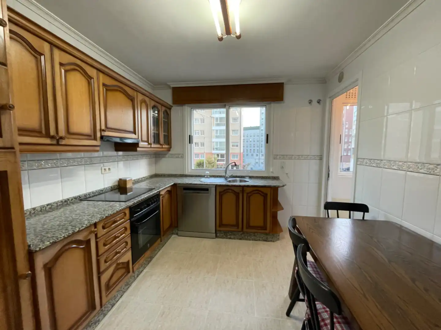 Flat for rent in Avenida Esteiro, Esteiro