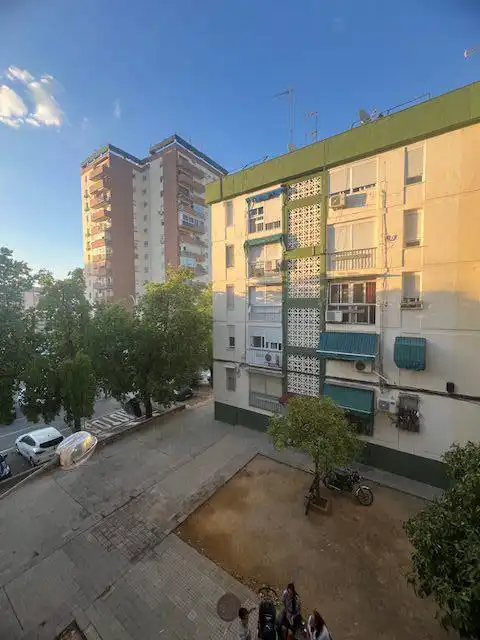 Exterior view of Flat for sale in Sevilla  with Storage room