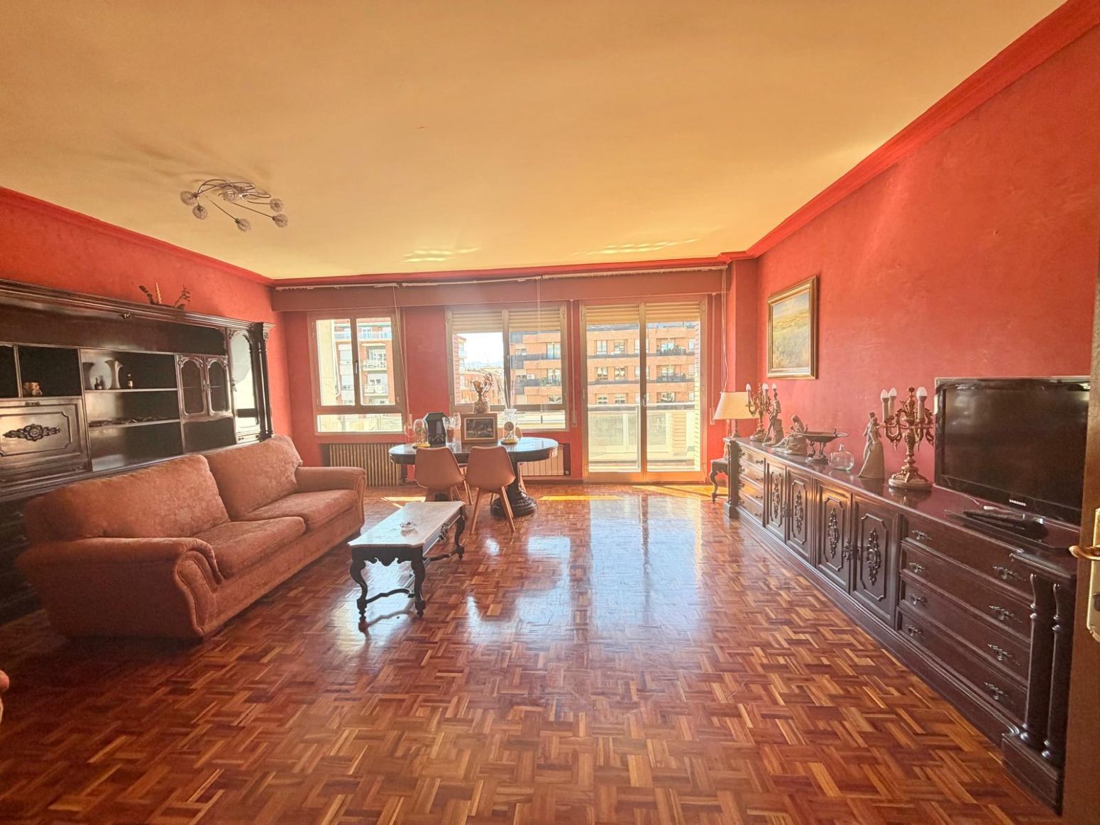 Sala de estar de Piso de alquiler en  Logroño con Calefacción, Terraza y Amueblado