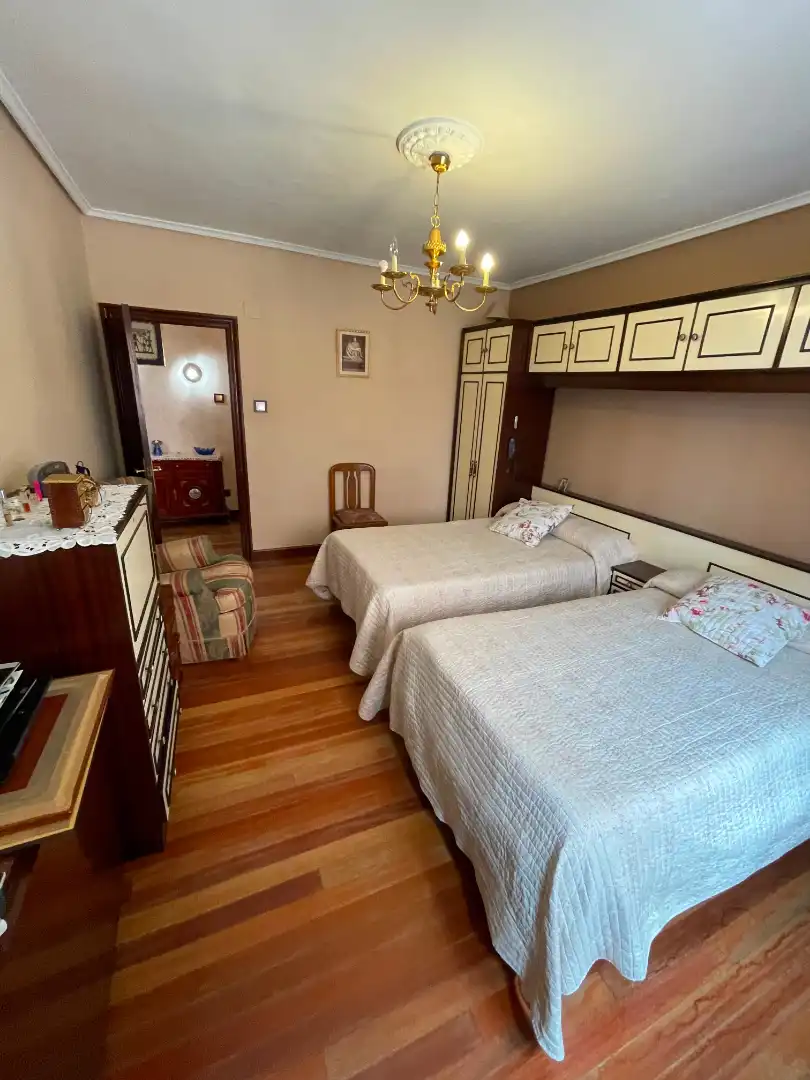 Habitación de Piso en venta en Barakaldo  con Calefacción, Parquet y Amueblado