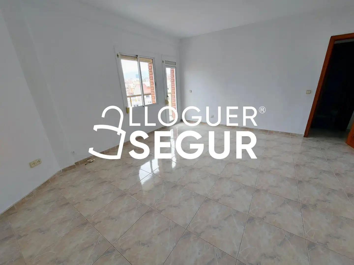 Piso de alquiler en Antoni de Capmany, Sants-Badal