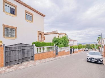 Maison jumelée à vendre à Calle BUERO VALLEJO 4