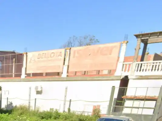 Local comercial de lloguer a avenida Nazaret 2