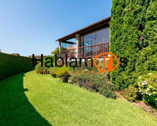 Jardí de Casa o xalet en venda en Meaño amb Calefacció, Jardí privat i Terrassa