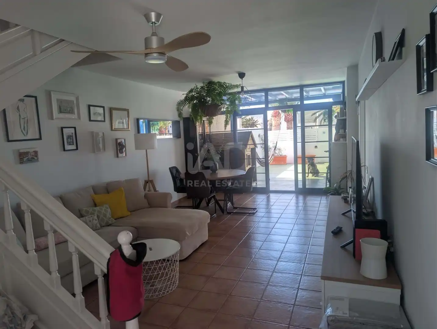 Sala de estar de Casa adosada en venta en Yaiza con Calefacción, Terraza y Piscina